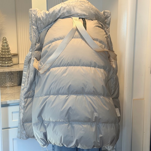 NWT Lululemon Grey Team Canada Jacket - Picture 12 of 16